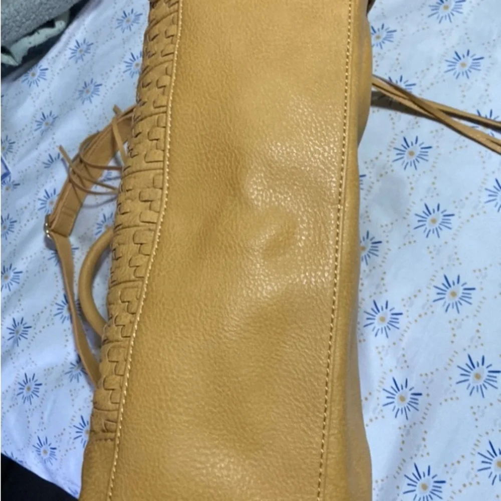 Steven by STEVE MADDEN LEATHER BAG Mustard tone. leather handbag. - Picture 8 of 12